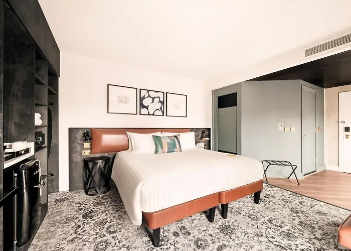 Premium King Room